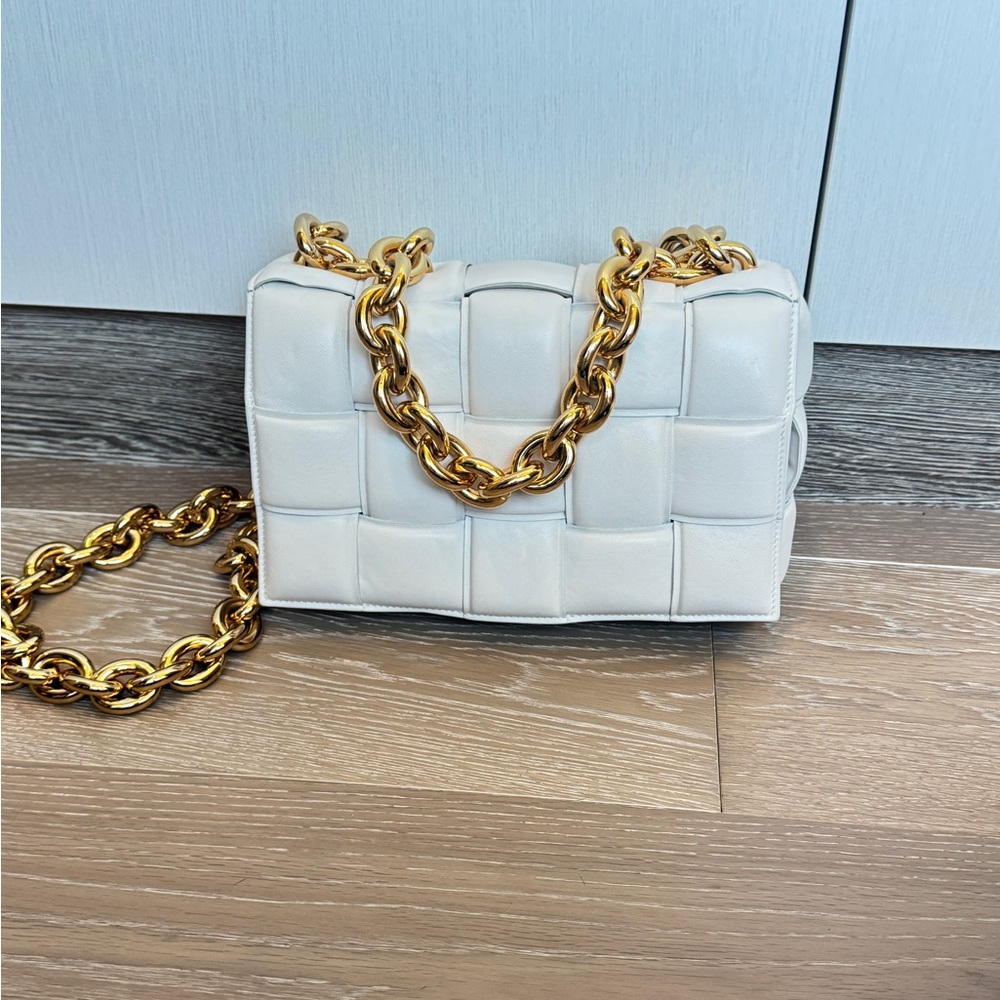 BOTTEGA VENETA Lambskin Maxi Intreccio Padded Chain Cassette Crossbody Bag Chalk - Picture 12 of 15